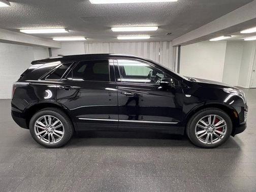 2025 Cadillac XT5 Sport