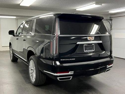2026 Cadillac Escalade ESV Luxury