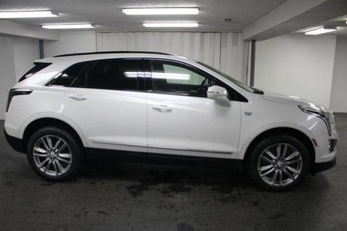 2025 Cadillac XT5 Sport