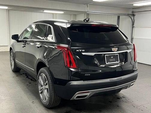 Stellar Black Metallic 2026 Cadillac XT5 Premium Luxury