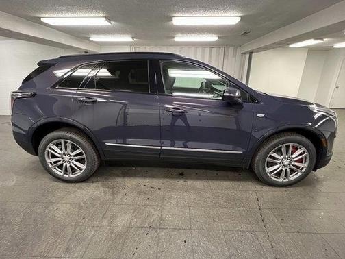 2025 Cadillac XT5 Sport