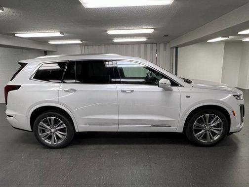 2025 Cadillac XT6 Premium Luxury AWD