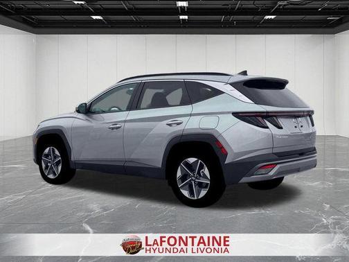 Shimmering Silver 2026 Hyundai TUCSON SEL Premium