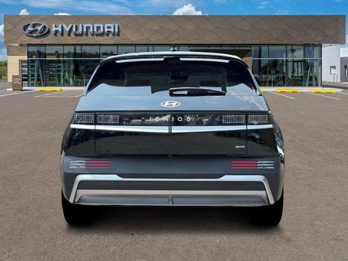 2025 Hyundai IONIQ 5 SE