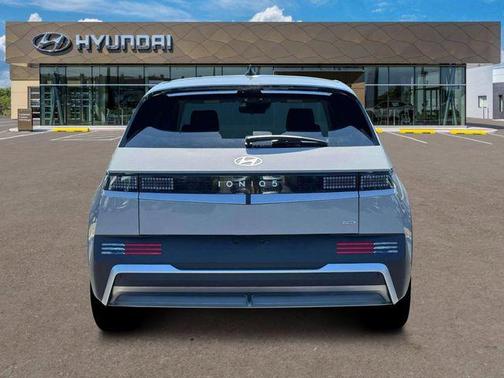 2025 Hyundai IONIQ 5 SE