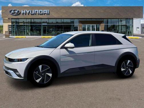 2025 Hyundai IONIQ 5 SE
