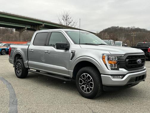 ICONIC SILVER METALLIC 2023 Ford F-150 XLT