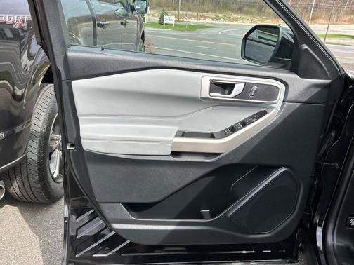Black Metallic 2023 Ford Explorer XLT