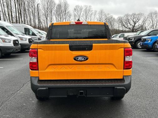 ORANGE FURY METALLIC 2026 Ford Maverick XLT