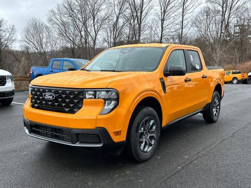 ORANGE FURY METALLIC 2026 Ford Maverick XLT