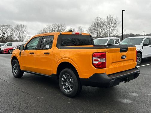 ORANGE FURY METALLIC 2026 Ford Maverick XLT