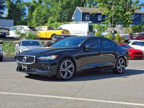 2019 Volvo S60 T6 R-Design
