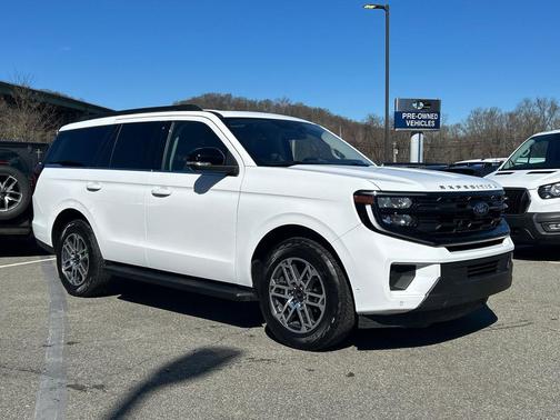 Oxford White 2025 Ford Expedition Active