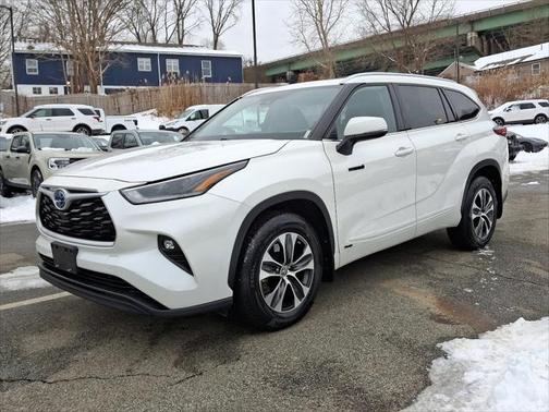 2021 Toyota Highlander Hybrid XLE