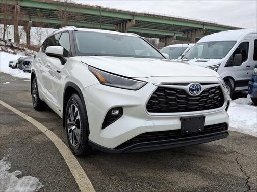 2021 Toyota Highlander Hybrid XLE