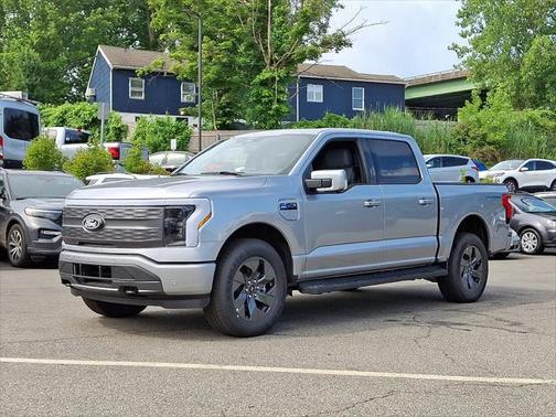 2025 Ford F-150 Lightning LARIAT