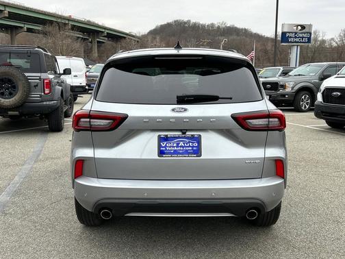 ICONIC SILVER METALLIC 2023 Ford Escape ST-LINE