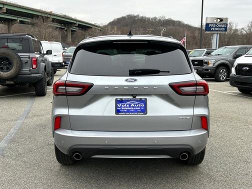 ICONIC SILVER METALLIC 2023 Ford Escape ST-LINE