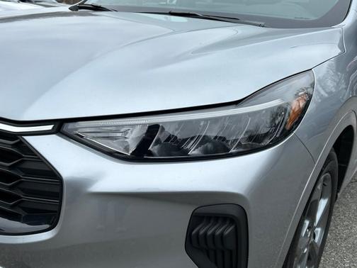 ICONIC SILVER METALLIC 2023 Ford Escape ST-LINE