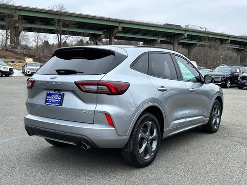 ICONIC SILVER METALLIC 2023 Ford Escape ST-LINE