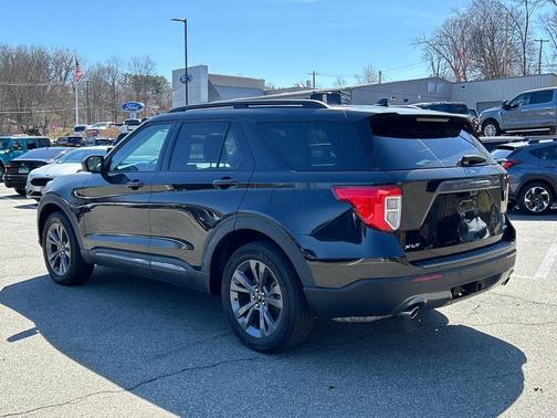 AGATE BLACK METALLIC 2023 Ford Explorer XLT