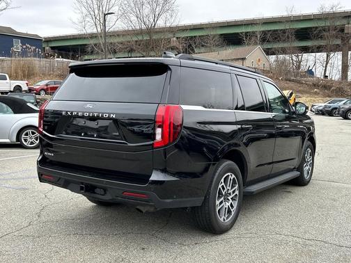 AGATE BLACK METALLIC 2025 Ford Expedition ACTIVE
