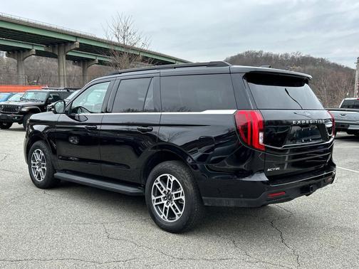 AGATE BLACK METALLIC 2025 Ford Expedition ACTIVE