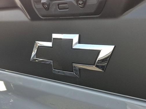 2025 Chevrolet Silverado 2500 4WD Crew Cab Standard Bed ZR2