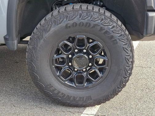 2025 Chevrolet Silverado 2500 4WD Crew Cab Standard Bed ZR2