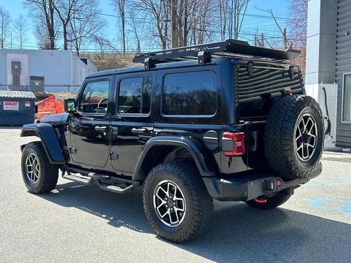 Black Clearcoat 2024 Jeep Wrangler Rubicon