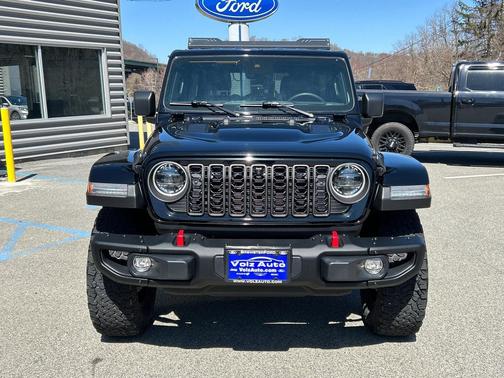 Black Clearcoat 2024 Jeep Wrangler Rubicon