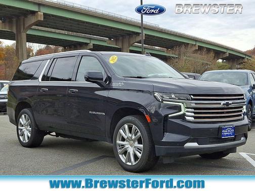 2022 Chevrolet Suburban 4WD High Country