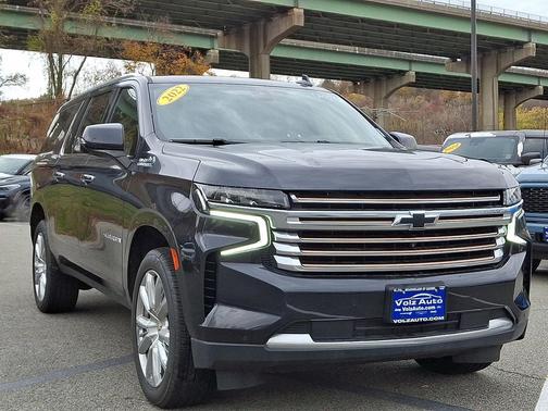 2022 Chevrolet Suburban 4WD High Country
