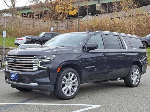 2022 Chevrolet Suburban 4WD High Country