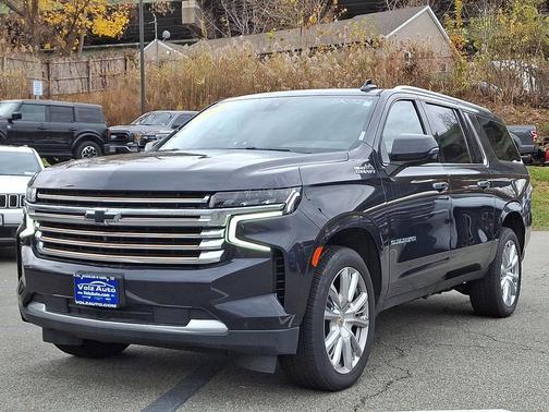 2022 Chevrolet Suburban 4WD High Country