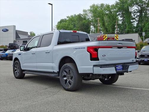 2025 Ford F-150 Lightning LARIAT