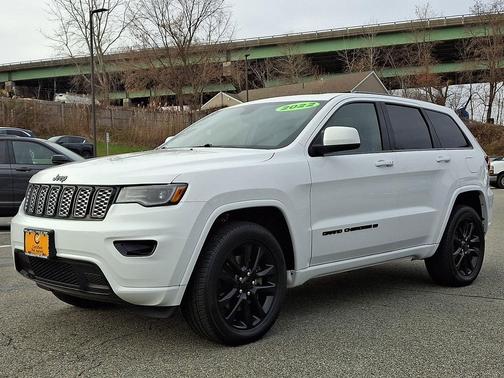 2022 Jeep Grand Cherokee Laredo