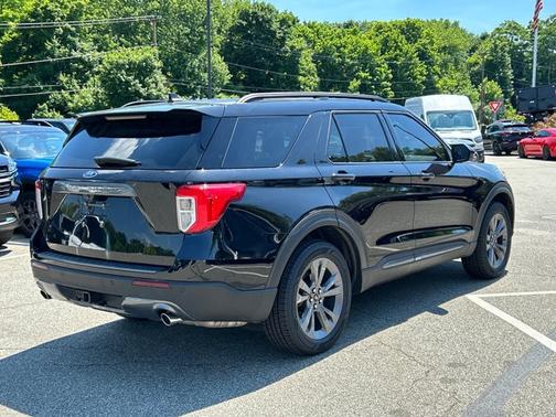 AGATE BLACK METALLIC 2023 Ford Explorer XLT