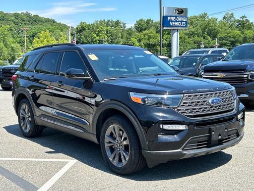 AGATE BLACK METALLIC 2023 Ford Explorer XLT
