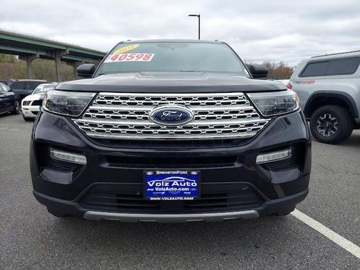 Photo 3 of 31 of 2020 Ford Explorer XLT