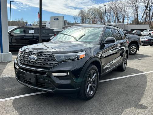 AGATE BLACK METALLIC 2023 Ford Explorer XLT
