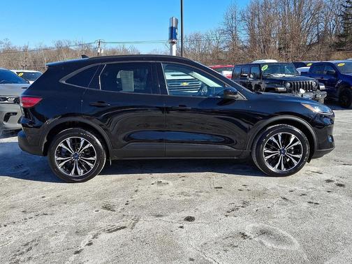 AGATE BLACK METALLIC 2022 Ford Escape SEL