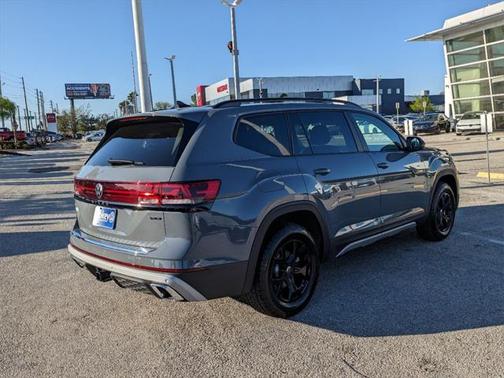 2025 Volkswagen Atlas 2.0T Peak Edition