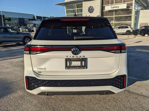 2025 Volkswagen Tiguan 2.0T SE R-Line Black
