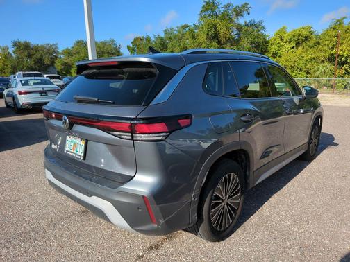 Platinum Gray Metallic 2025 Volkswagen Tiguan 2.0T S