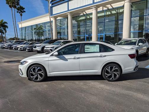 2025 Volkswagen Jetta 1.5T SEL