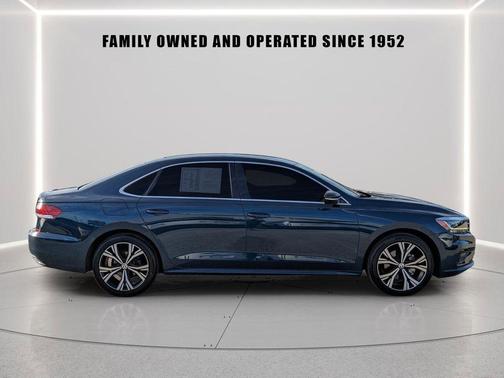 2022 Volkswagen Passat 2.0T SE