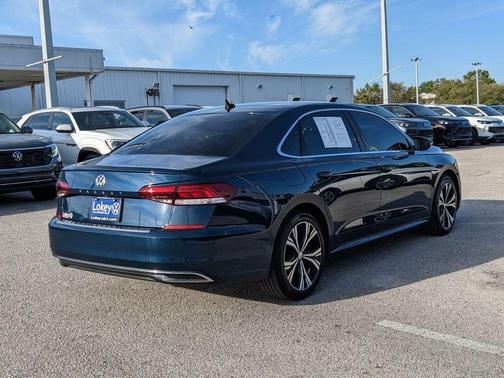 2022 Volkswagen Passat 2.0T SE