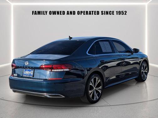 2022 Volkswagen Passat 2.0T SE