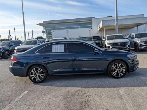 2022 Volkswagen Passat 2.0T SE